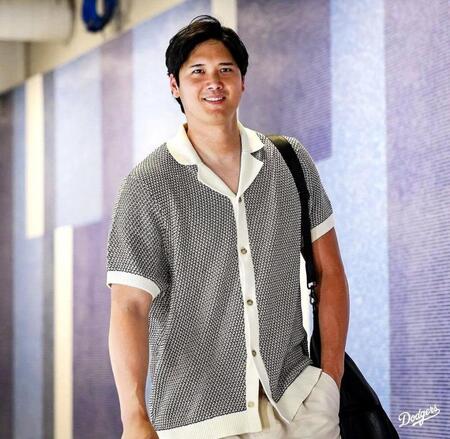 大谷翔平がさわやかコーデで球場入り　ベッツはセットアップをオシャレに着こなす　選手たちから見える笑顔　ＰＳを楽しむ雰囲気漂う