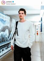 　球場入りするフリード。ヤンキースの公式インスタグラム（ｙａｎｋｅｅｓ）より