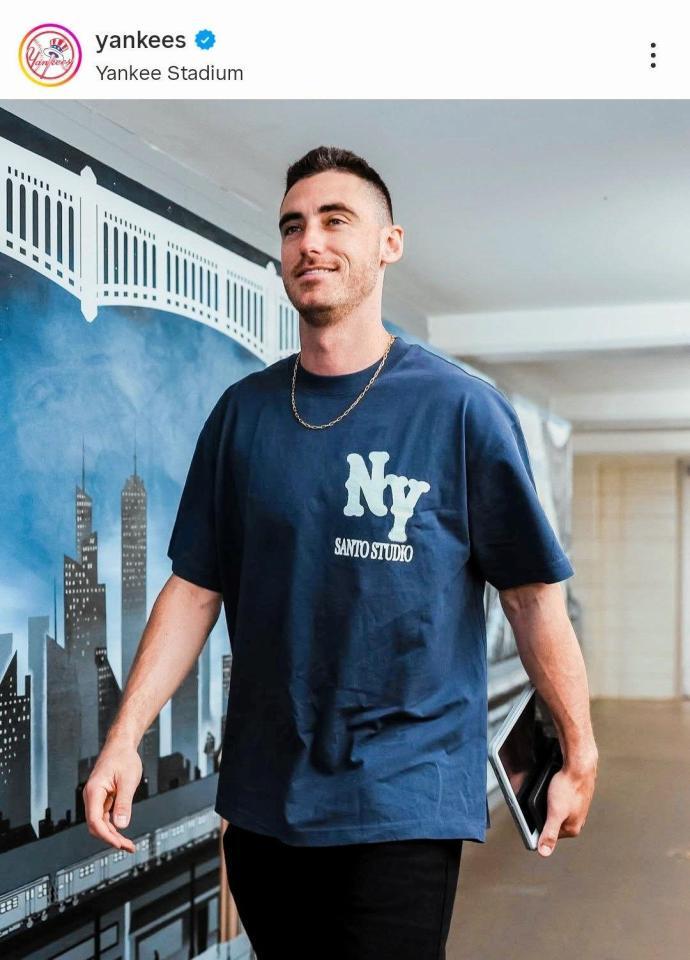 　球場入りするベリンジャー。ヤンキースの公式インスタグラム（ｙａｎｋｅｅｓ）より