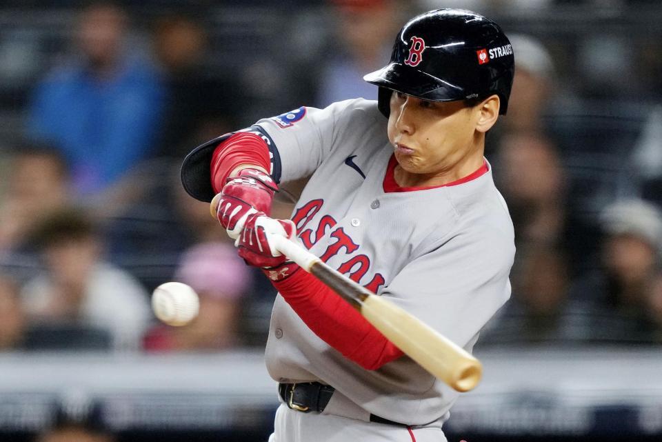 　ヤンキース戦の７回、代打で逆転の２点打を放つ吉田（ＡＰ＝共同）