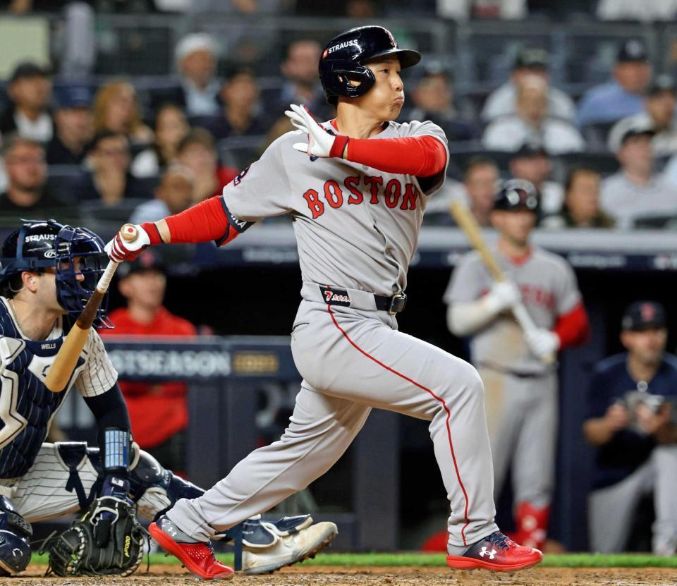 　７回に代打で逆転の２点打を放つレッドソックス・吉田（ゲッティ＝共同）
