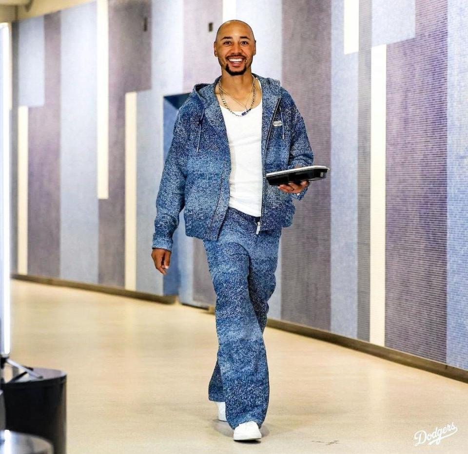 　球場入りするベッツ（ロサンゼルス・ドジャース提供）