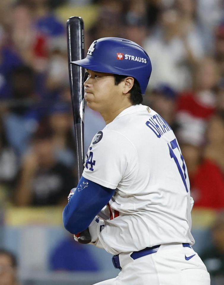 　レッズ戦の３回、二ゴロに倒れる大谷（共同）