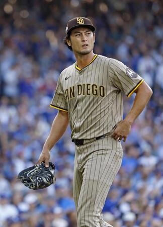 　カブス戦の２回途中、降板するパドレスのダルビッシュ（共同）