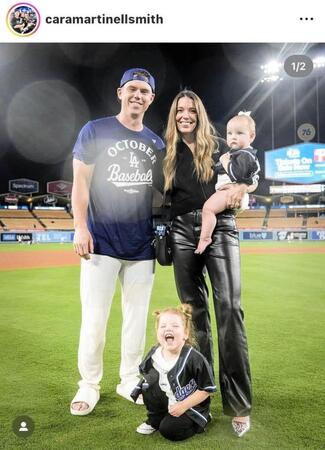 スミスのインスタグラム（＠ｃａｒａｍａｒｔｉｎｅｌｌｓｍｉｔｈ）から