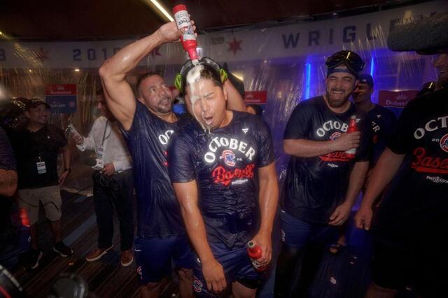 今永昇太がシャンパンファイトでもだえる 「GO CUBS，GO！」と