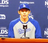 　前日会見に臨んだ佐々木（撮影・小林信行）