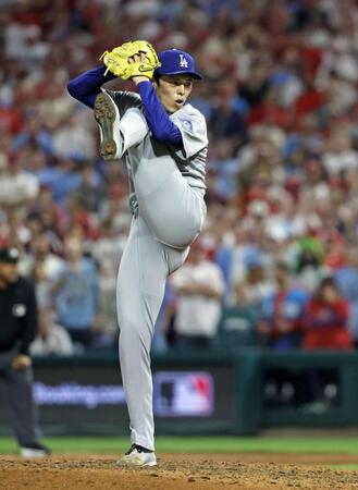 　９回に登板した佐々木。１回を無失点で初セーブを挙げた（共同）