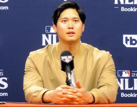 大谷翔平 歴史的二刀流の1勝に「できると思ってるから」米メディアから「なぜ二刀流を?」の質問「それが自分の色、強みですから」