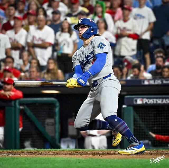 ドジャース キケ・ヘルナンデスが反撃の2点二塁打 さすがポスト