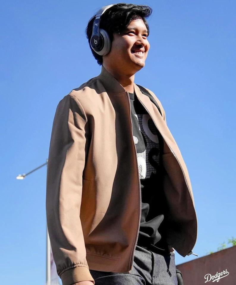 　球場入りする大谷（ロサンゼルス・ドジャース提供）