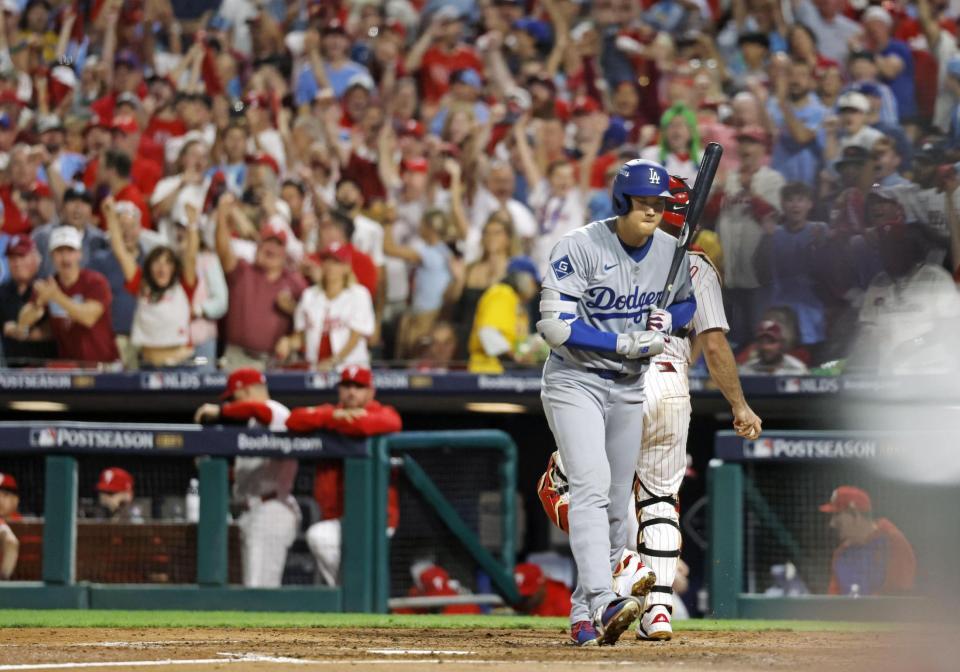 　５回、見逃し三振に倒れた大谷（共同）