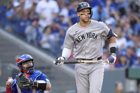 　ブルージェイズ戦の４回、空振り三振に倒れたヤンキースのジャッジ（カナダ通信・ＡＰ＝共同）