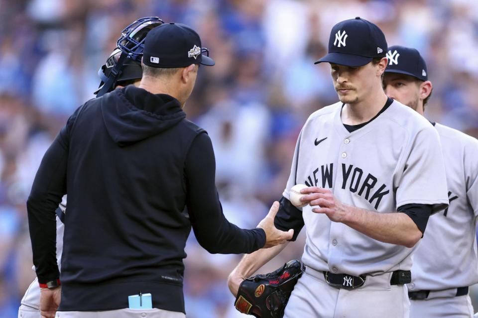 　ブルージェイズ戦の４回途中、降板するヤンキースのフリード（ゲッティ＝共同）