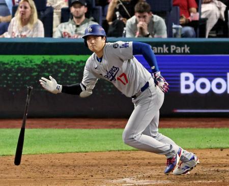 大谷タイムリー、佐々木セーブ　ドジャース、シリーズ突破に王手