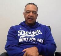 　オンライン取材に応じたロバーツ監督（スクリーンショット）