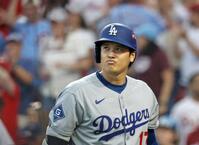 　フィリーズ戦の１回、見逃し三振に倒れた大谷（共同）