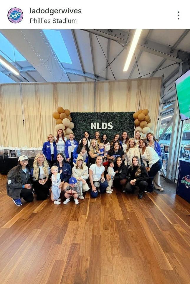 　ドジャーワイブスのインスタグラム（＠ｌａｄｏｄｇｅｒｗｉｖｅｓ）から