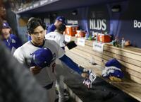 　フィリーズに敗れ引き揚げる大谷（共同）