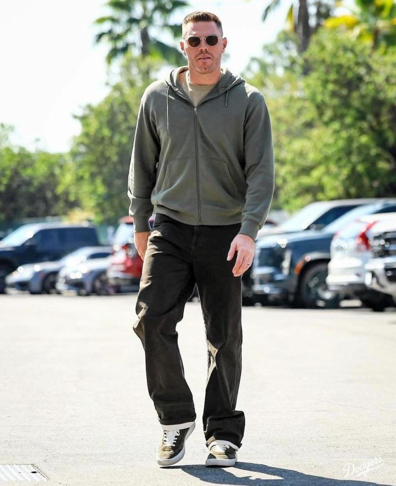 　球場入りするフリーマン（ロサンゼルス・ドジャース提供）