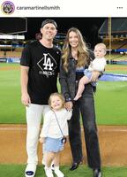 　スミスの妻カーラさんのインスタグラム＠ｃａｒａｍａｒｔｉｎｅｌｌｓｍｉｔｈより
