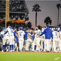 　リーグ優勝決定シリーズ進出を決め、歓喜に沸くドジャース＝９日（日本時間１０日）（ロサンゼルス・ドジャース提供）