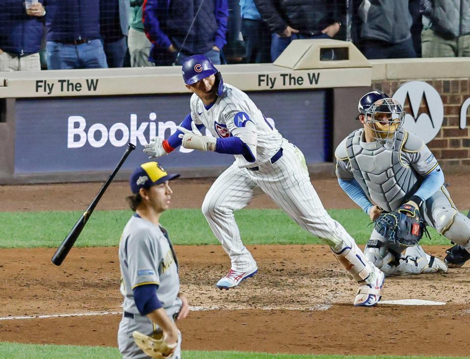 　７回、三塁内野安打を放つカブス・鈴木（共同）