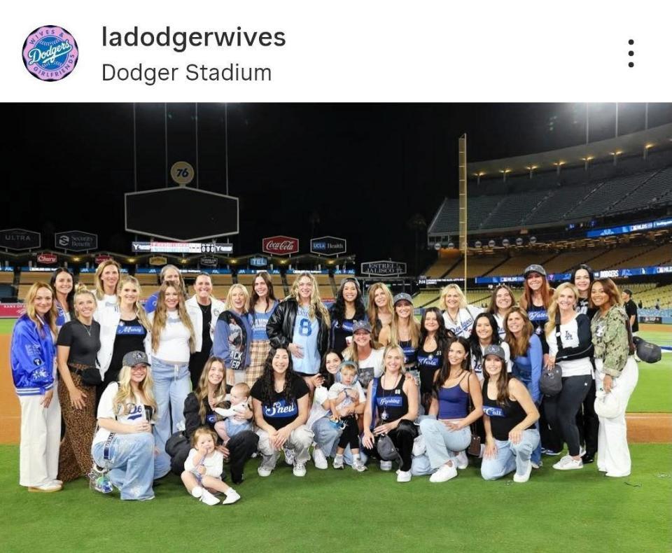 ドジャーワイブスのインスタグラム（＠ｌａｄｏｄｇｅｒｗｉｖｅｓ）から