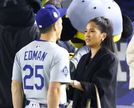 【写真】ド軍奥さま会　スネル＆エドマンらが家族でカボチャ畑へ「一緒にいる時間が一番幸せそう」