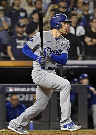 フリーマンの右越えソロでドジャース先制　ベンチの大谷も思わずバンザイ＆雄たけび