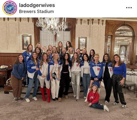 　ドジャース奥様会インスタグラム（ｌａｄｏｄｇｅｒｗｉｖｅｓ）より