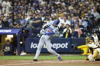 　ブルワーズ戦の７回、一ゴロに倒れるドジャース・大谷（共同）