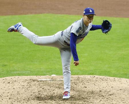 　ブルワーズ戦に先発し、３安打１失点で完投勝利を挙げたドジャース・山本（共同）