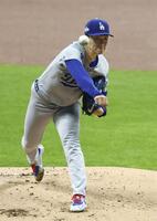 　ブルワーズ戦に先発したドジャース・山本（共同）