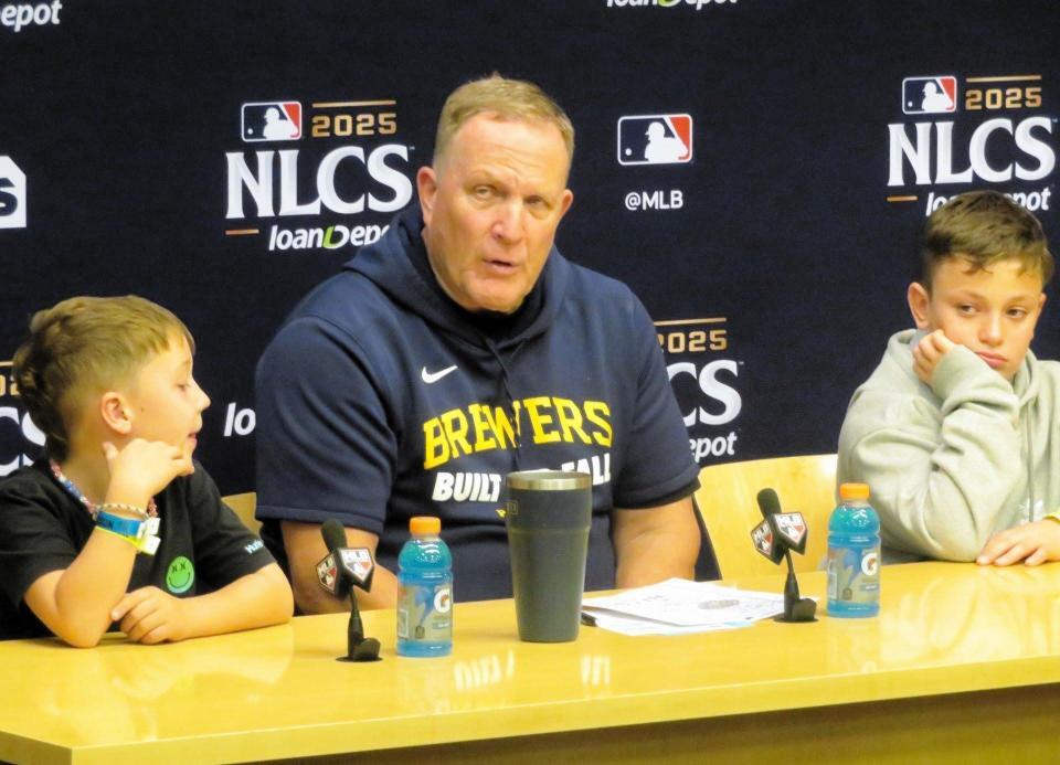 　試合後の会見で山本を絶賛したブルワーズのマーフィー監督（撮影・小林信行）