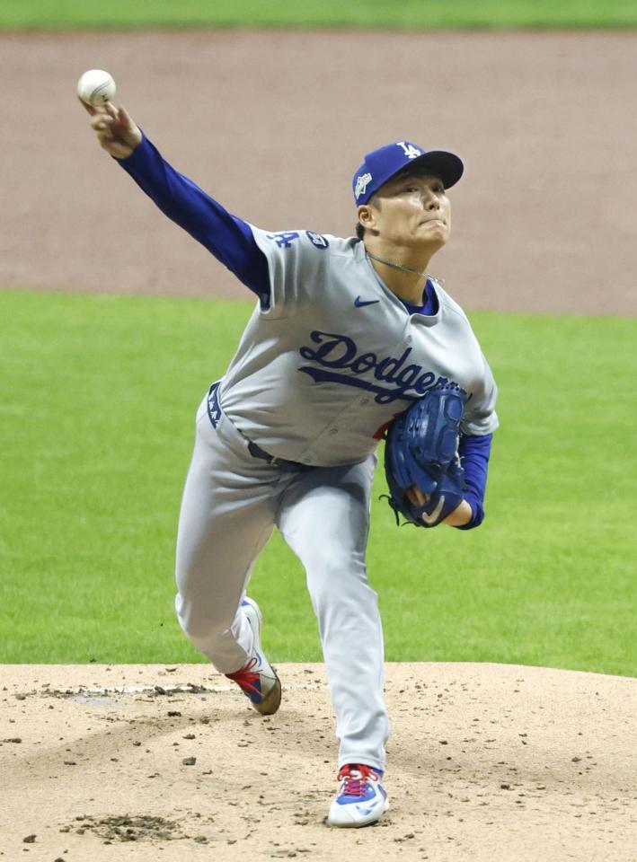 　ブルワーズ戦に先発したドジャース・山本（共同）