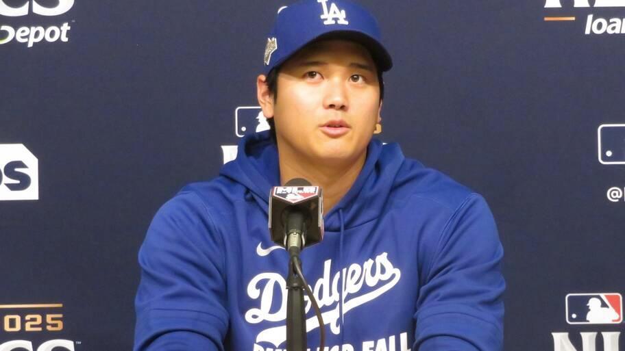 　記者会見で自身の打撃について話す大谷（撮影・小林信行）