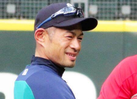 【写真】イチロー氏に深々とお辞儀 Bジェイズ右腕がキラキラの笑み「憧れの選手と会うことができた」