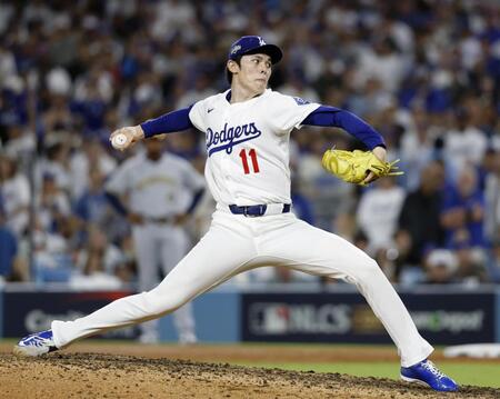 　ブルワーズ戦の９回に登板したドジャース・佐々木（共同）