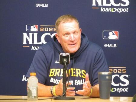 　ブルワーズ・マーフィー監督