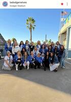 　ＮＬＣＳ第４戦に集結した奥様たち。ドジャーワイブスのインスタグラム（ｌａｄｏｄｇｅｒｗｉｖｅｓ）より