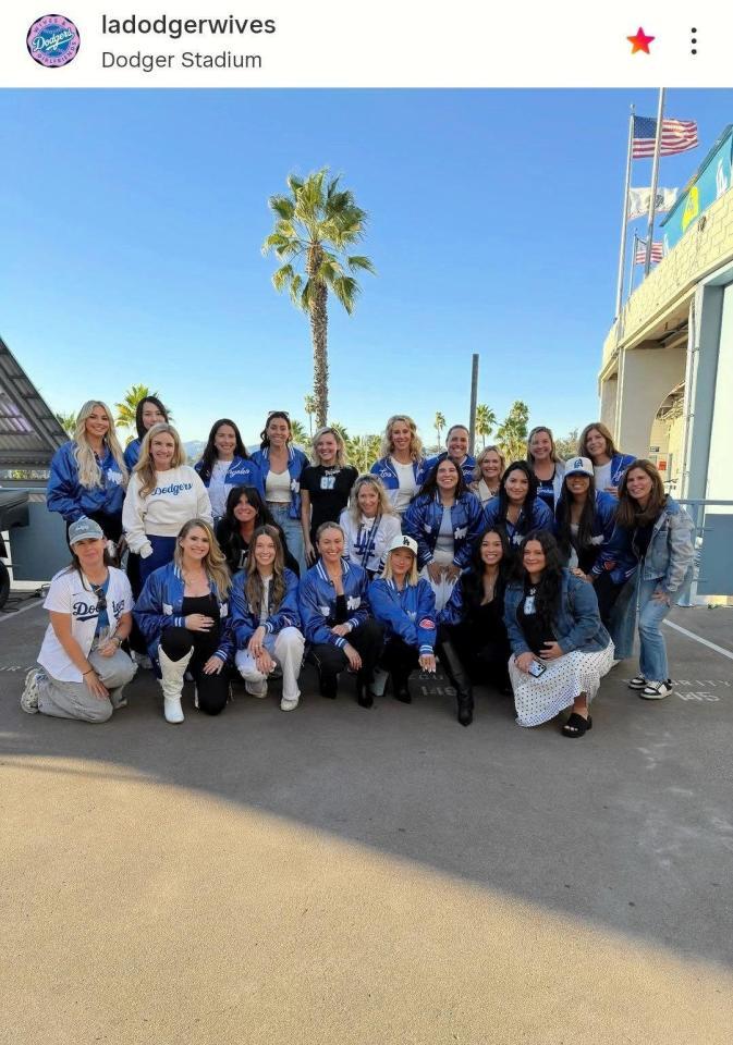 　ＮＬＣＳ第４戦に集結した奥様たち。ドジャーワイブスのインスタグラム（ｌａｄｏｄｇｅｒｗｉｖｅｓ）より