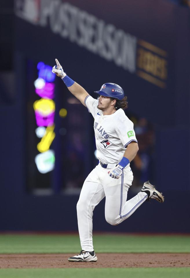 　マリナーズ戦の３回、２ランを放ったブルージェイズのバージャー（ゲッティ＝共同）