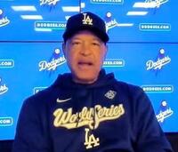 　オンライン取材で報道陣の質問に答えるロバーツ監督（スクリーンショット）