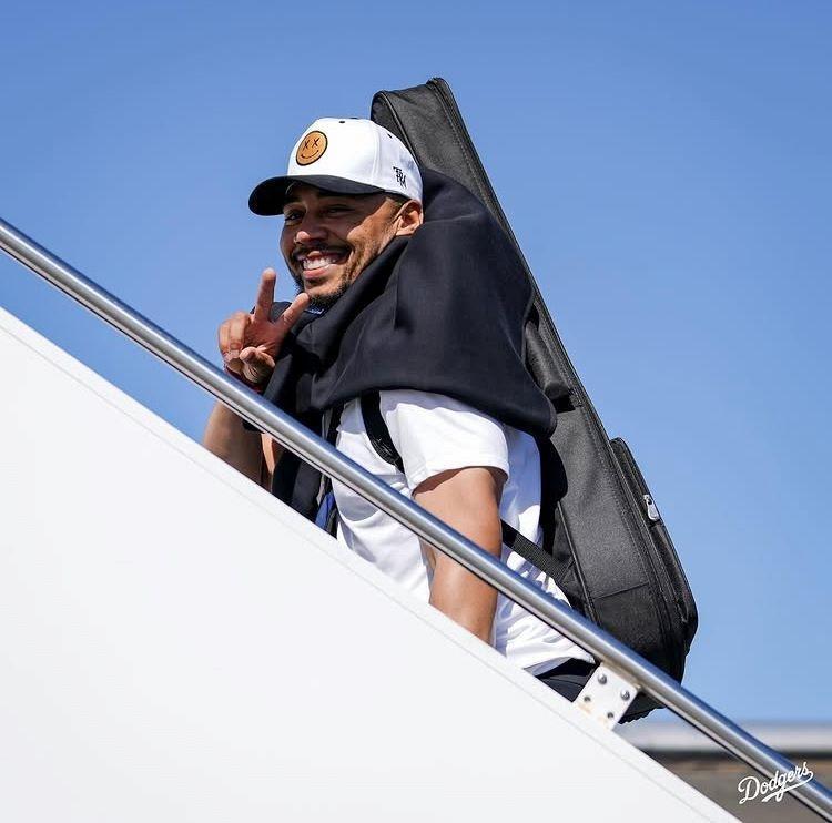 　トロントへ向かうベッツ（ロサンゼルス・ドジャース提供）