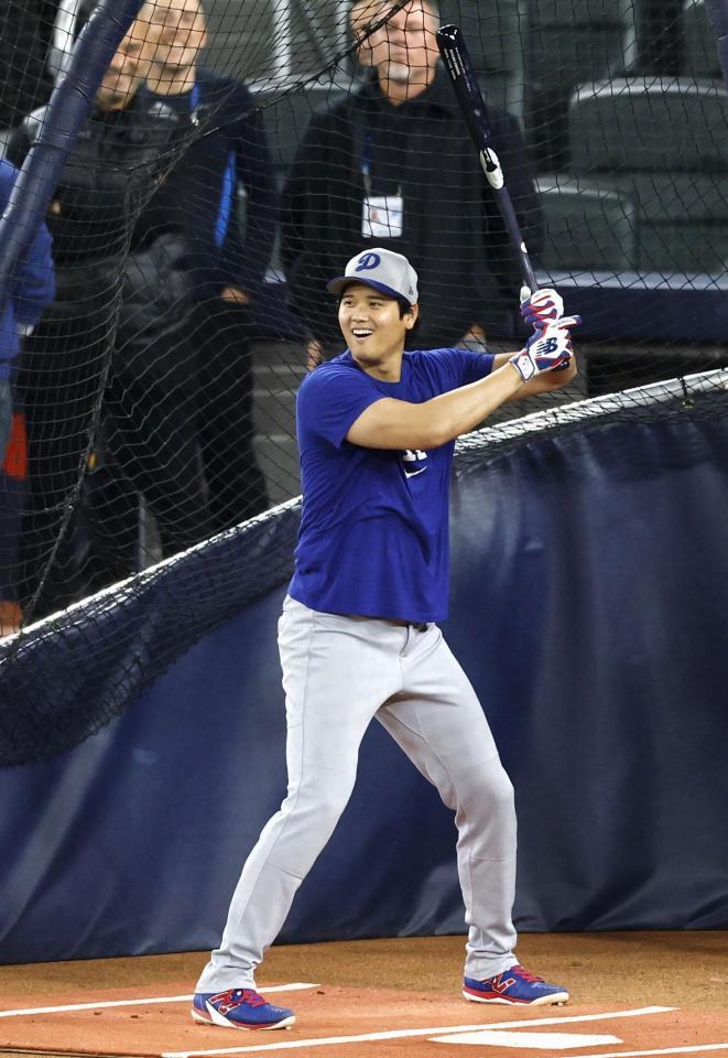 　打撃練習するドジャース・大谷（共同）