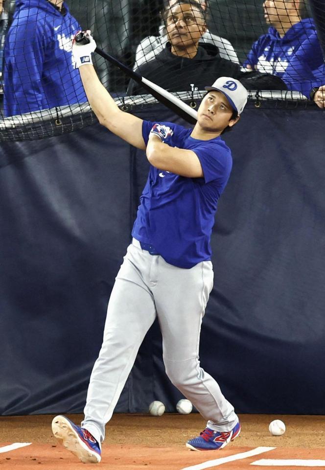 　打撃練習するドジャース・大谷（共同）