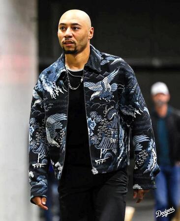 　球場入りするベッツ（ロサンゼルス・ドジャース提供）