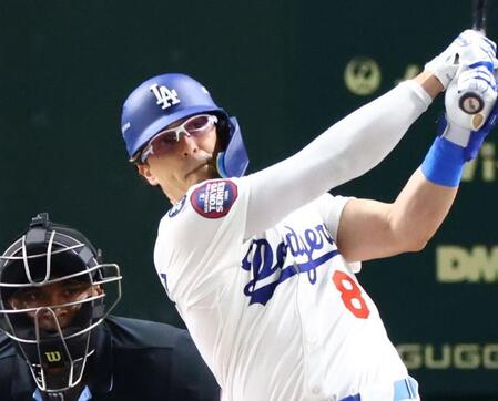 【動画】さすがの勝負強さ！キケが価値ある一打　ベンチでフリーマンもカーショーも子どもみたいに大はしゃぎ