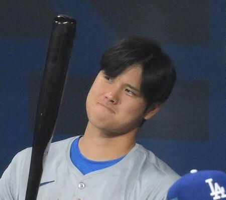 大谷翔平　低めの変化球見極めるも…球審のストライクコールに天をあおぐ　同点に追いつかれた直後の打席で見逃し三振